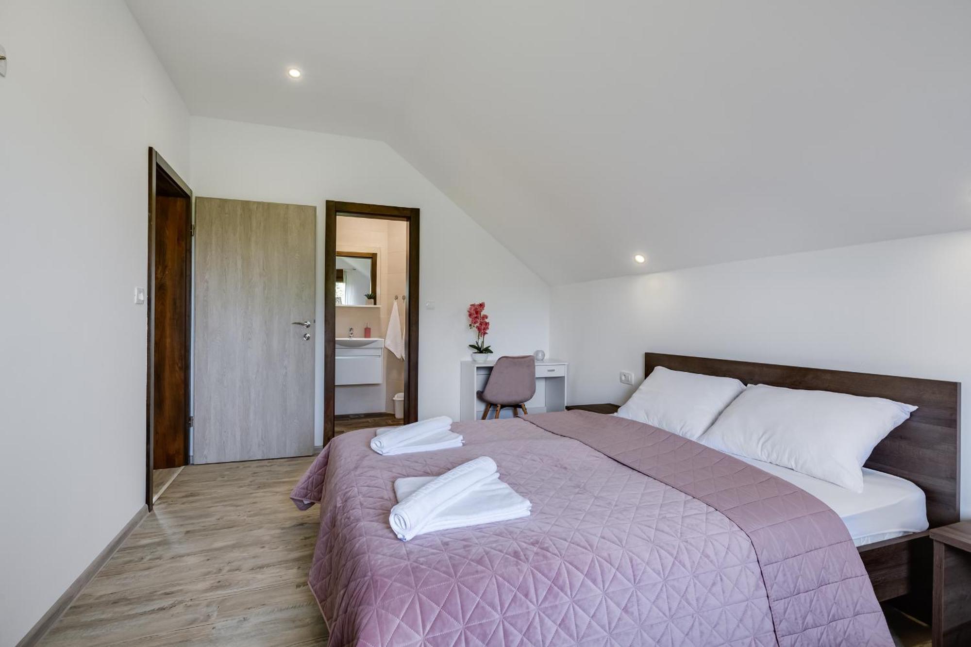 Deluxe Apartment With Jacuzzi - Patar ラコヴィツァ エクステリア 写真